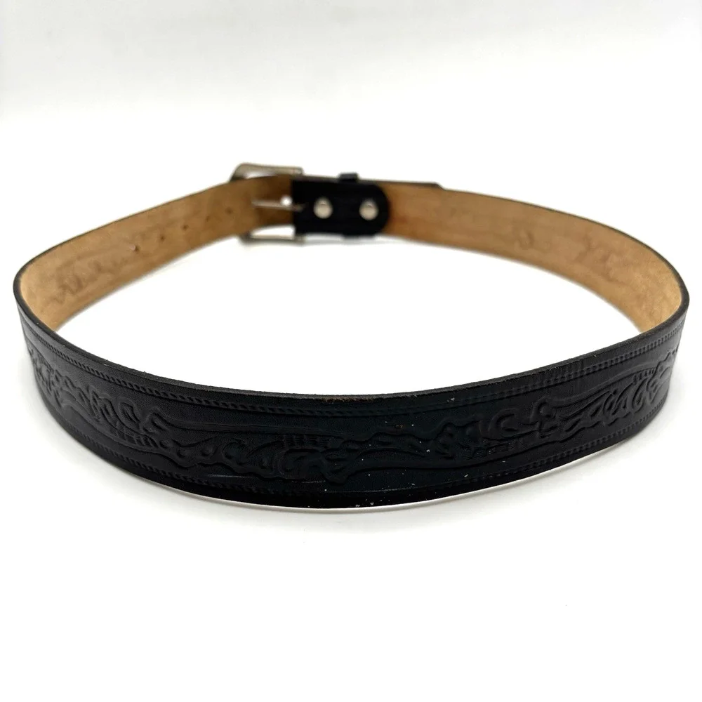 1970s Levi's 2235 Black Steerhide Floral Scrollwork Tooled Belt 34 Made in USA